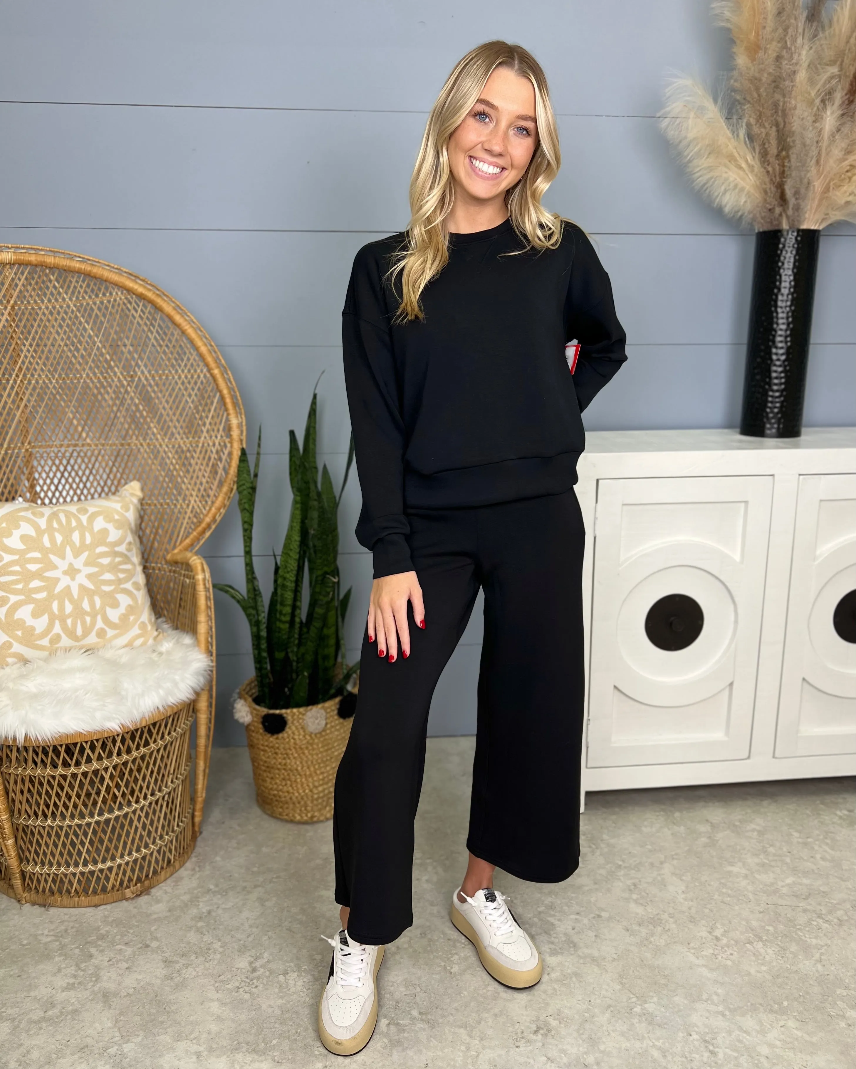 AirEssentials Very Black Cropped Wide Leg Pant